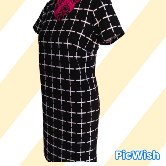 Romeo & Juliet Couture Shift Dress - Picture 3 of 7